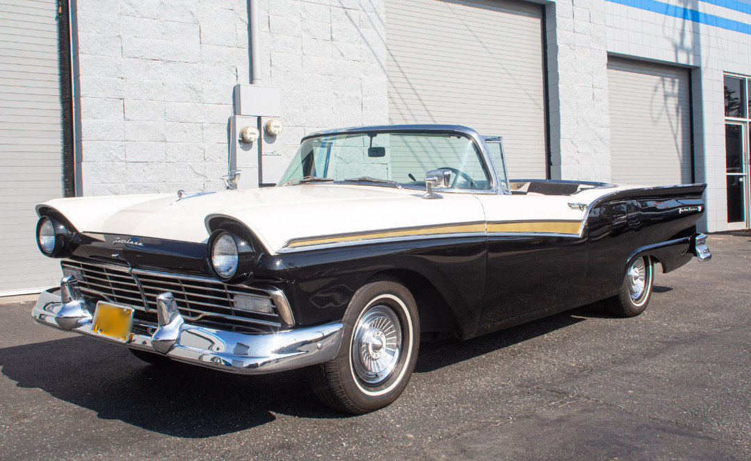 1957 ford fairlane 500 skyliner
