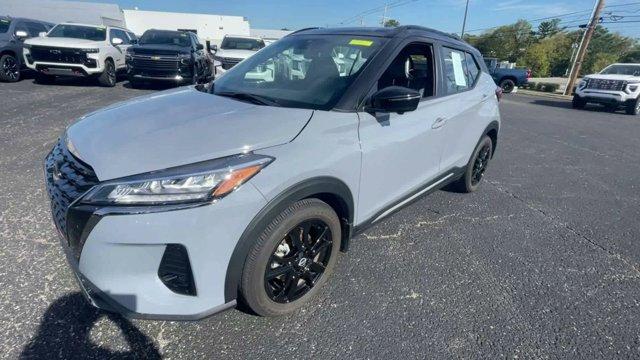 2023 nissan kicks sr