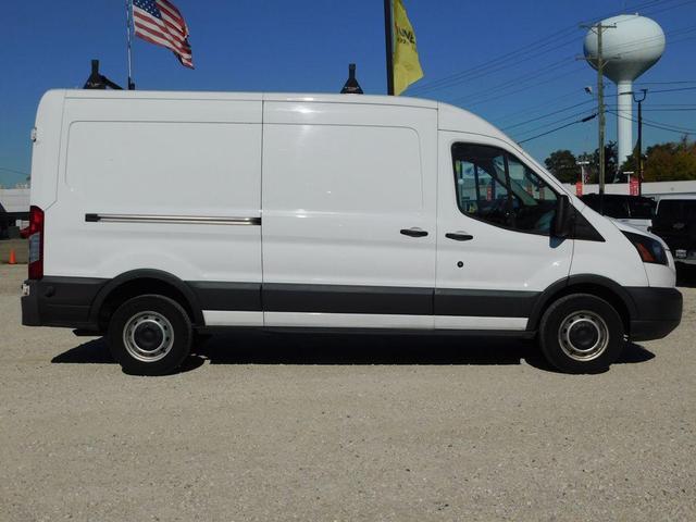 2018 ford transit-250 148 wb medium roof cargo