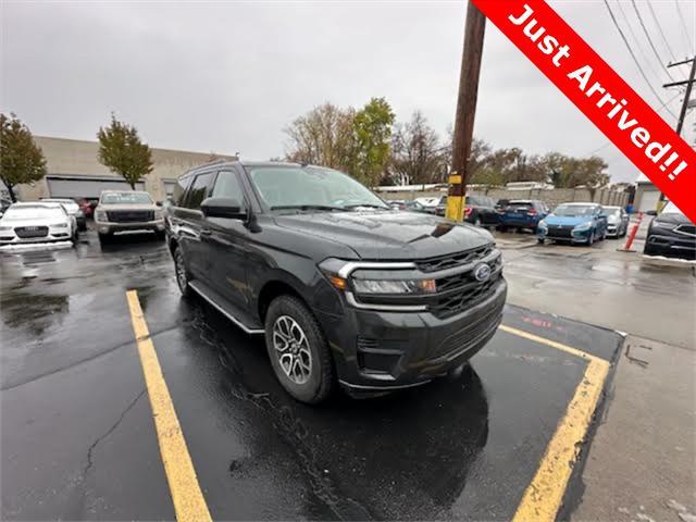 2022 ford expedition xlt