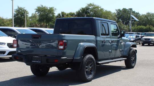 2024 Jeep Gladiator