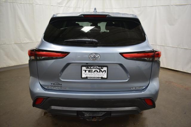 2021 toyota highlander le