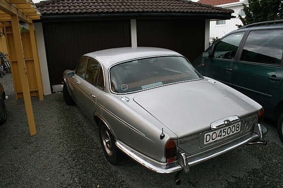 a well-kept jaguar xj 1978with solid body