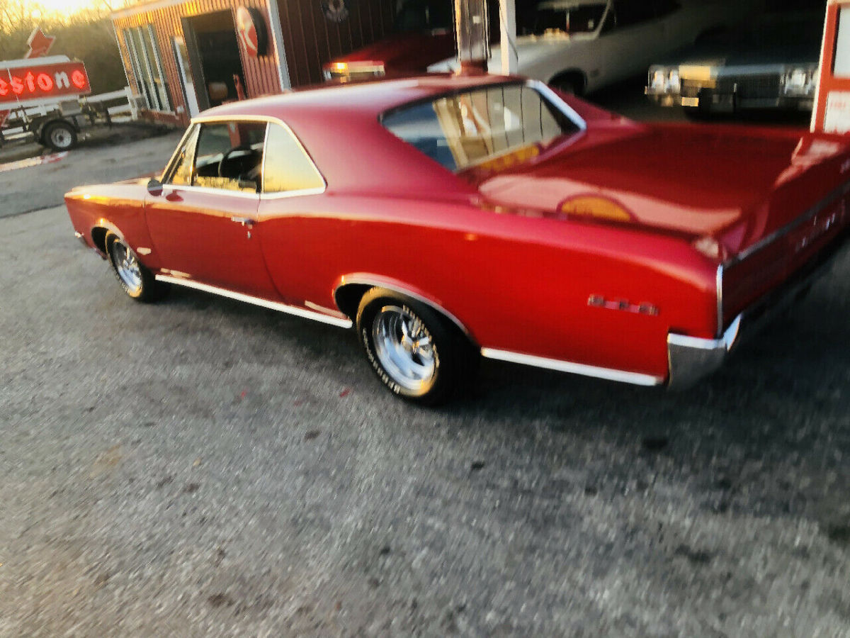 1966 pontiac gto 2dr cpe