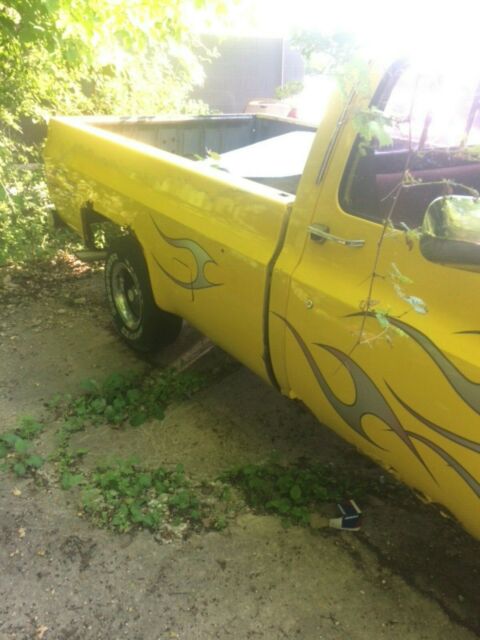 1987 chevrolet pickup truck 8 ft box automatic