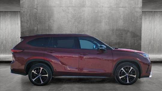 2022 toyota highlander xse