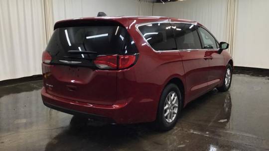 2025 Chrysler Voyager