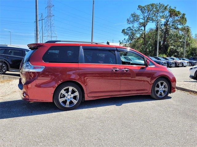 2017 toyota sienna se premium