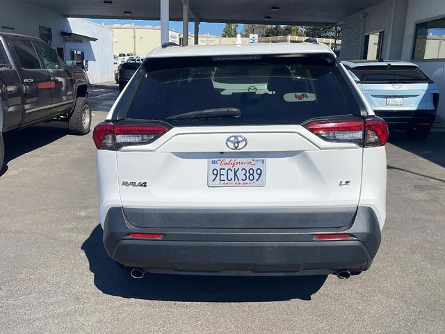 2020 toyota rav4 le