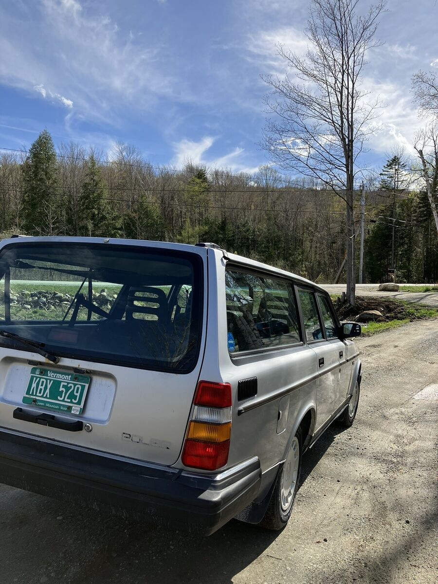 5-speed manual—2.3l—4d wagon