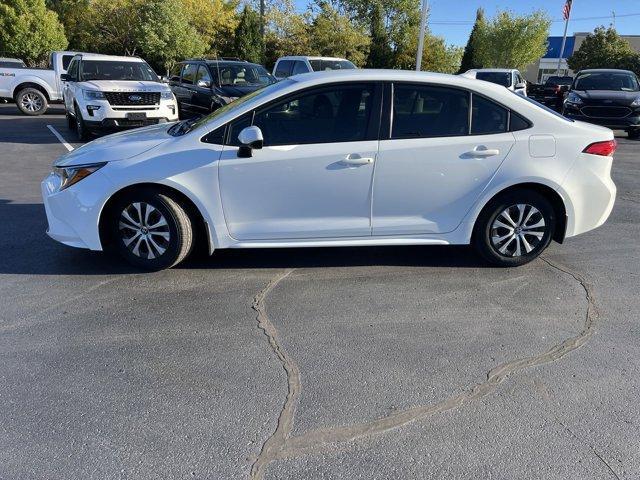 2022 toyota corolla hybrid le