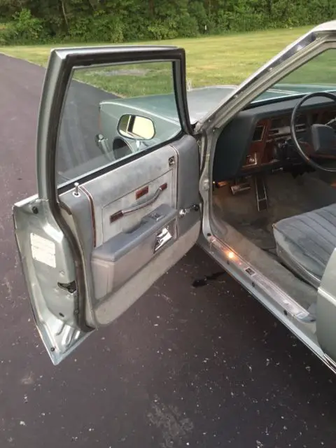 oldsmobile 1982 delta 88 royale