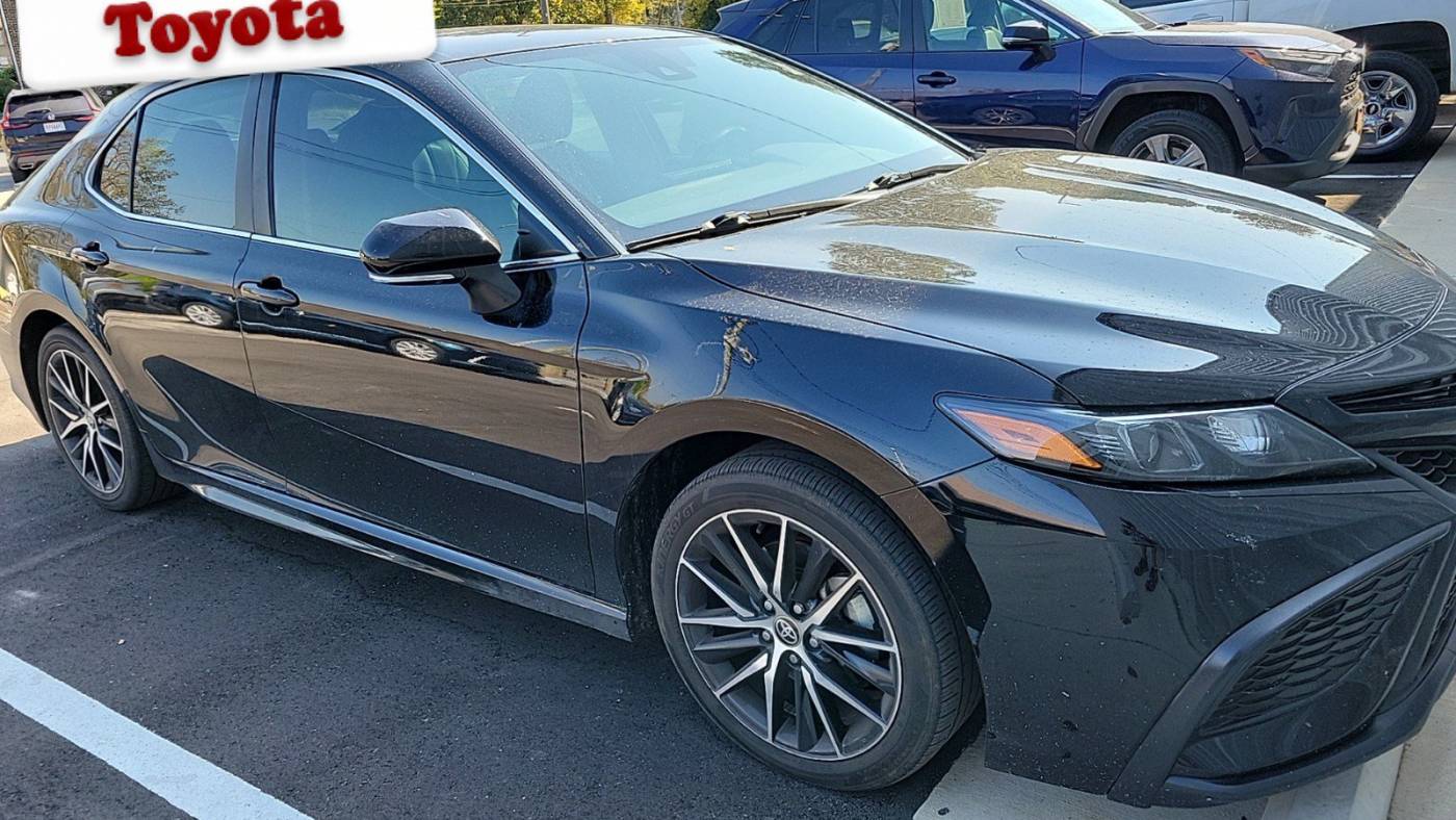 2023 toyota camry se