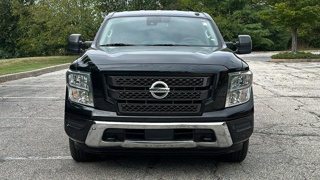 2021 nissan titan sv