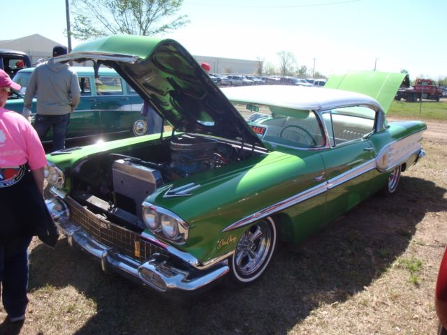 1958 pontiac starchief custom