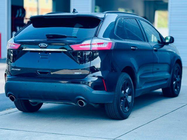2020 ford edge se