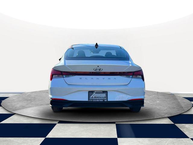2022 hyundai elantra se