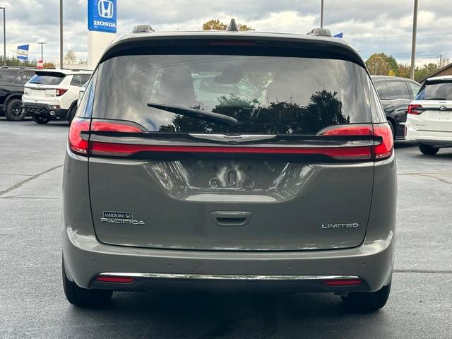 2022 chrysler pacifica limited