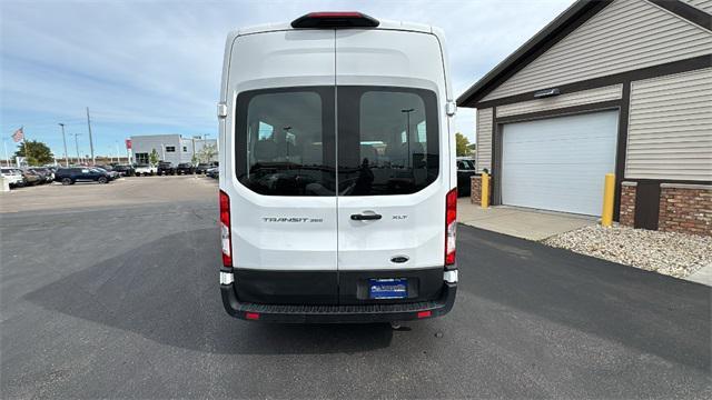2022 ford transit-350 xlt