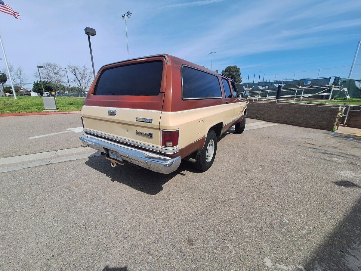 1983 gmc suburban brown k2500