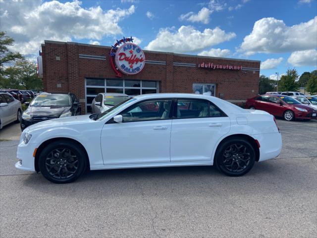 2022 chrysler 300 touring