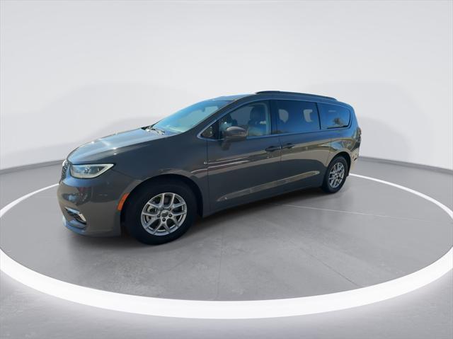 2022 chrysler pacifica touring-l