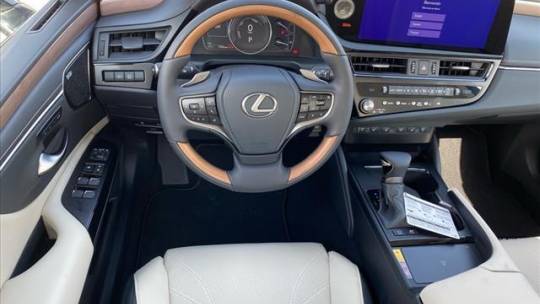 2025 Lexus ES