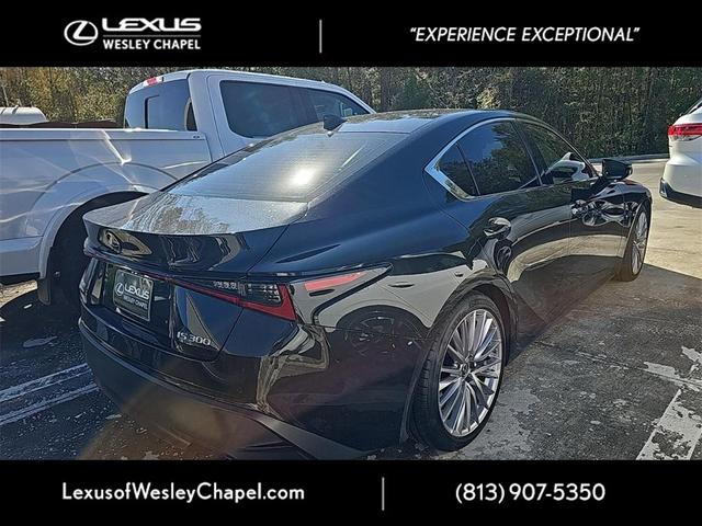 2022 lexus is 300 base