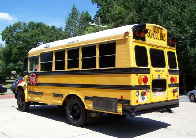 thomas 16 pass bus handicap wheelchair lift comp to freightliner coach blue bird