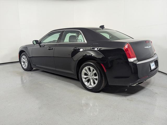 2023 chrysler 300 touring