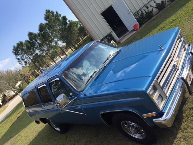 1988 chevrolet suburban 454 c20 like new