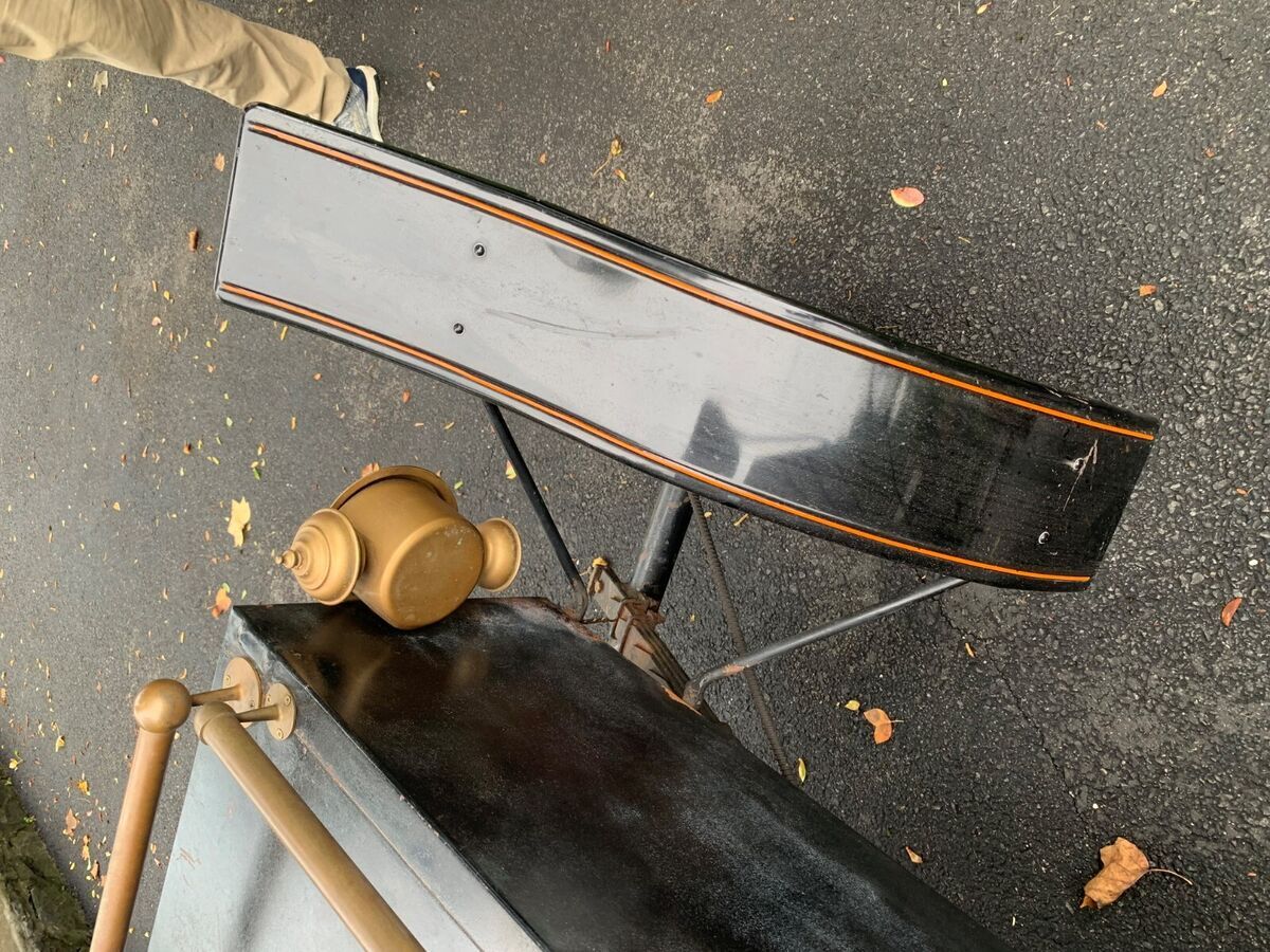 1902 curved dash olds replica