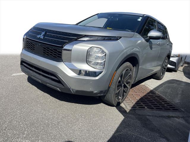 2022 mitsubishi outlander es