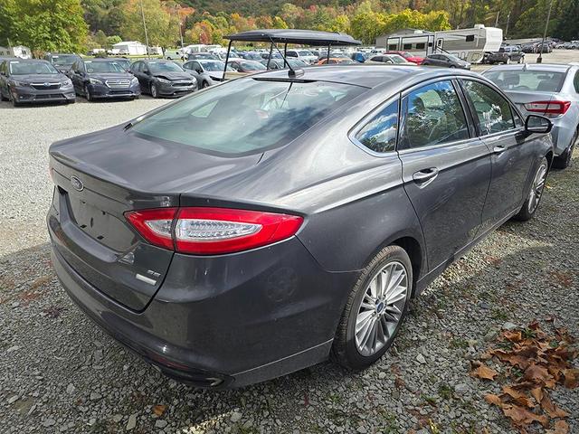2016 ford fusion se