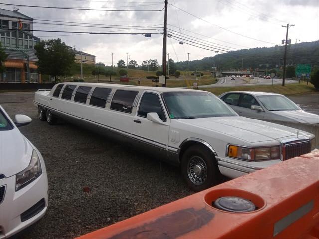 1993 lincoln town car executive 4dr sedan