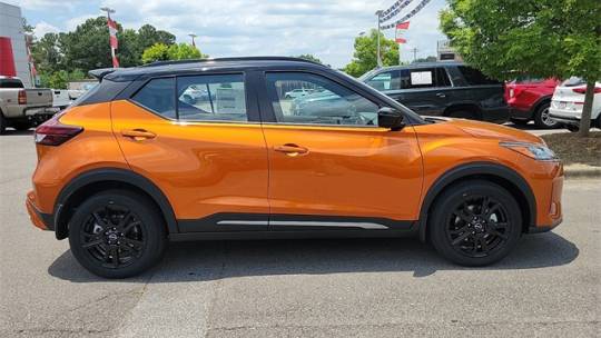 new 2024 nissan kicks sr
