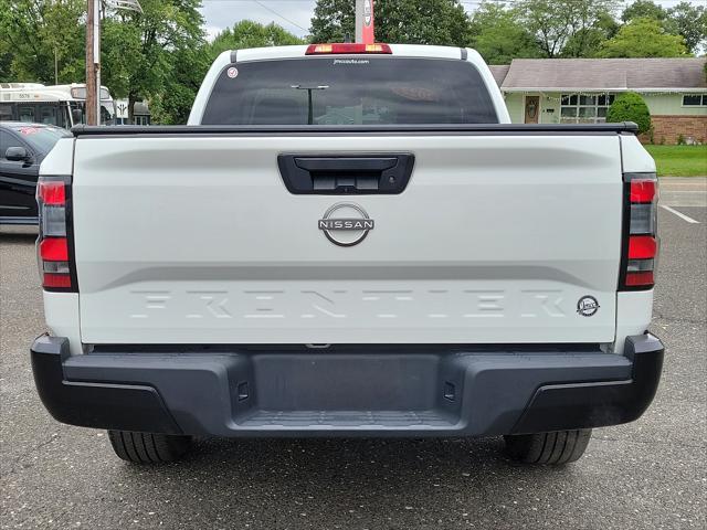 2022 nissan frontier s