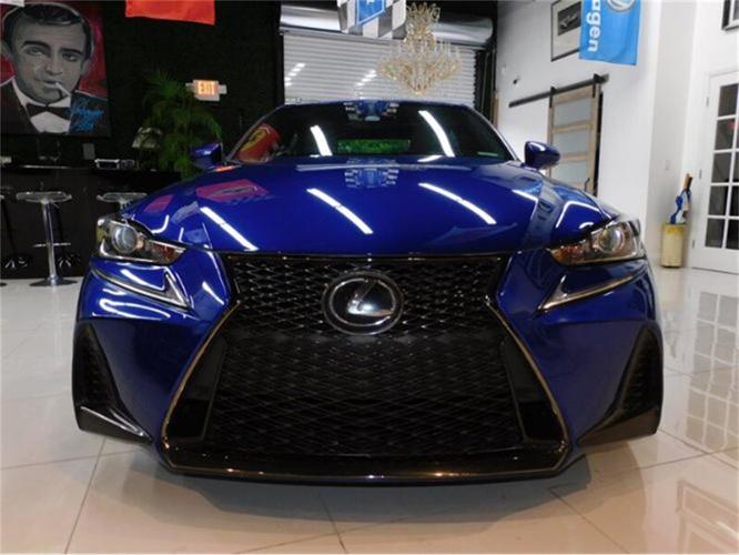 2019 lexus is in cadillac, michigan