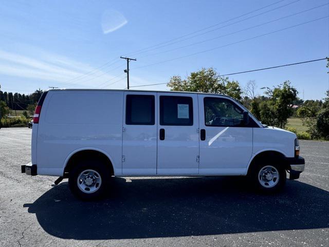 2022 chevrolet express 2500 rwd 2500 regular wheelbase wt