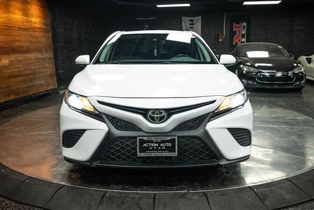 2019 toyota camry se