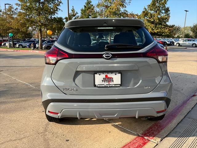 2024 nissan kicks sr