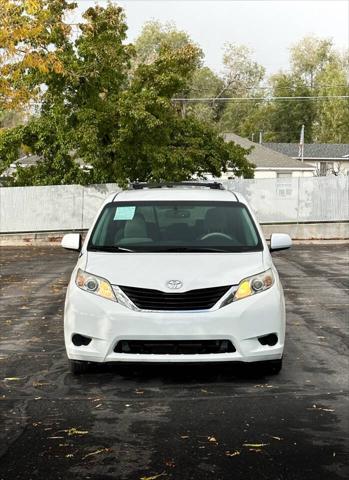 2013 toyota sienna le