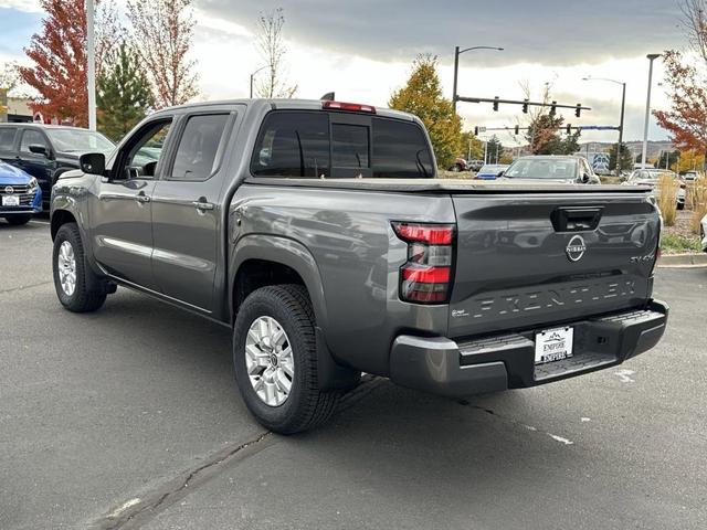 2022 nissan frontier sv