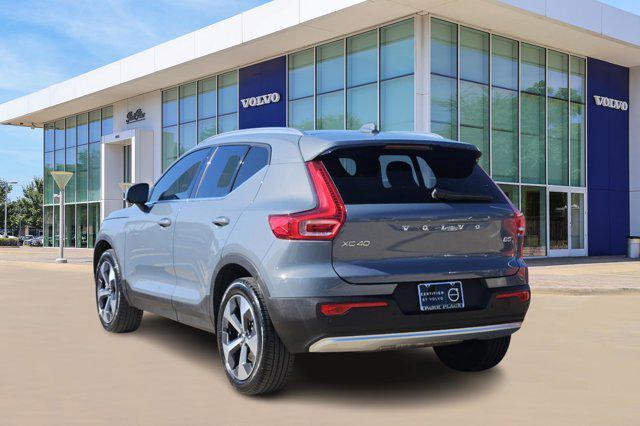 2023 volvo xc40 b5 plus bright theme