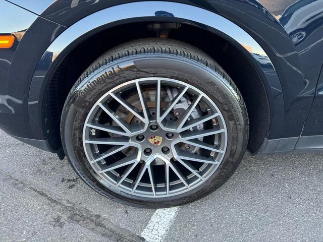 2021 porsche cayenne base