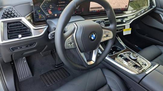 2025 BMW X7