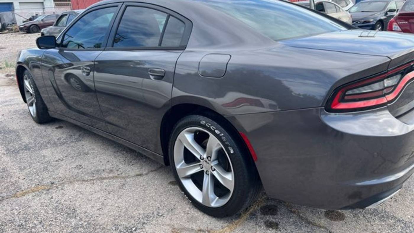 2015 dodge charger se