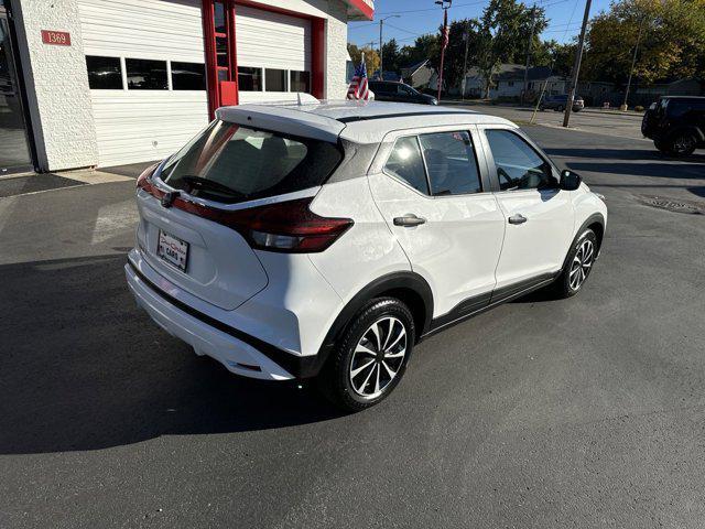 2022 nissan kicks s
