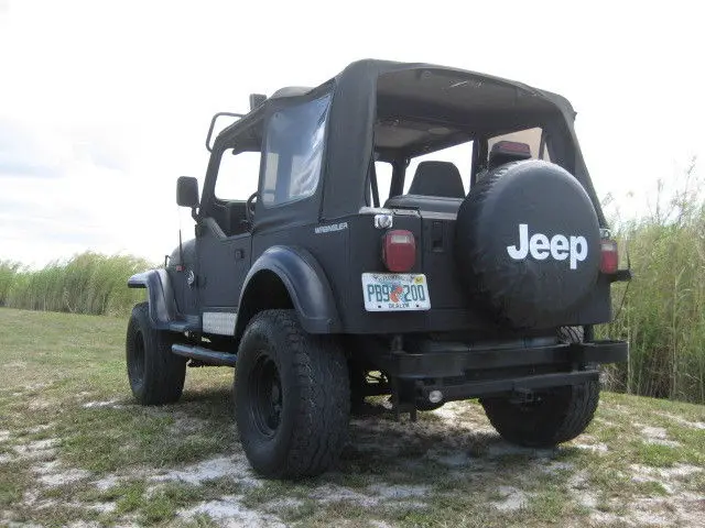 1994 jeep wrangler yj 4x4 stick shift . low miles / lifted