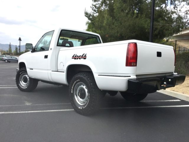1992 chevy cheyenne/silverado k1500- stepside 4x4- 5.7 v8- cold a/c- clean!!